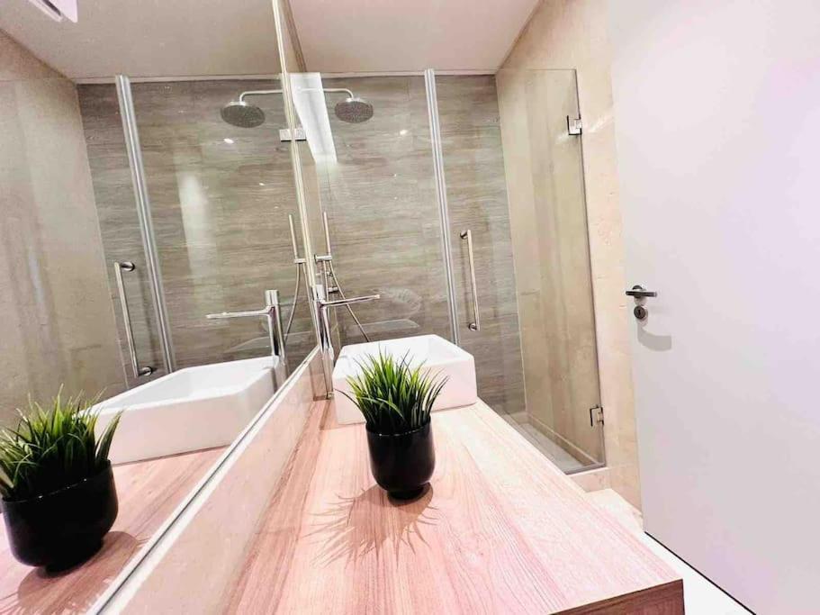 Lisbon Marques De Pombal Top Flat Great Locations City Center B Exterior photo